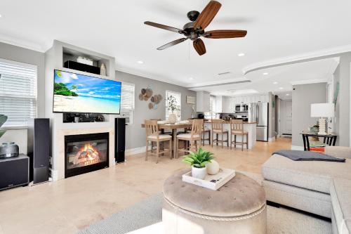 Beach Escape with Patio 2 Min Walk to Sand & Surf in Newport Beach, United States