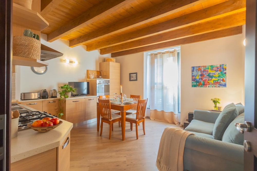 Luini 7 in Como With 2 Bedrooms and 1 Bathrooms — 4-Star Luxury Hotel in Como, Italy