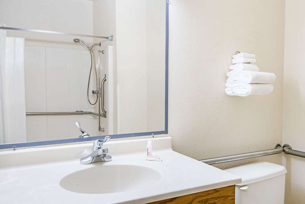 Super 8 by Wyndham Richfield Cleveland - photo 8