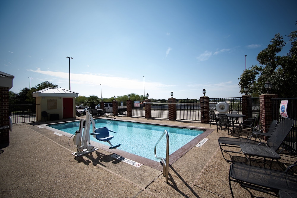 Candlewood Suites San Antonio NW Near Seaworld by IHG - photo 20