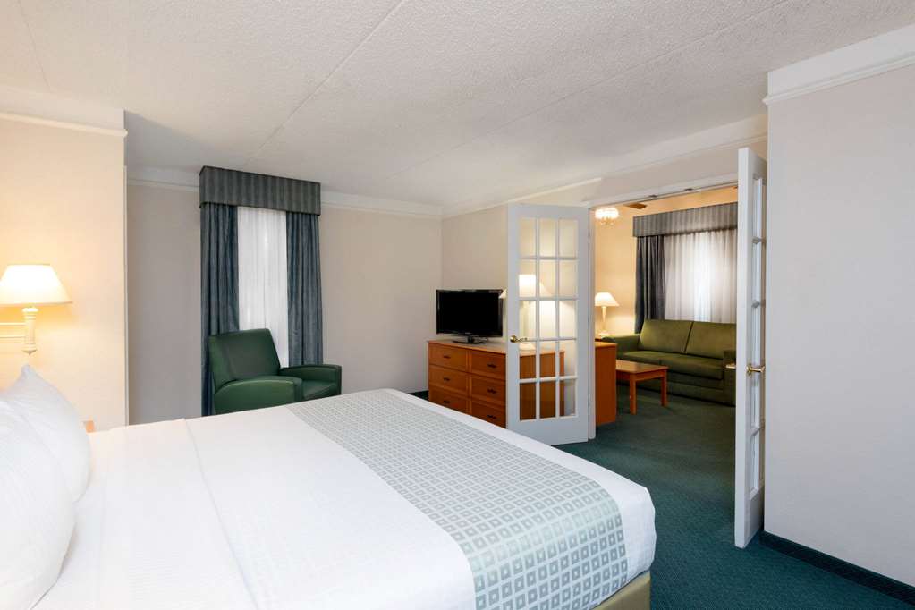 La Quinta Inn by Wyndham Farmington - photo 23
