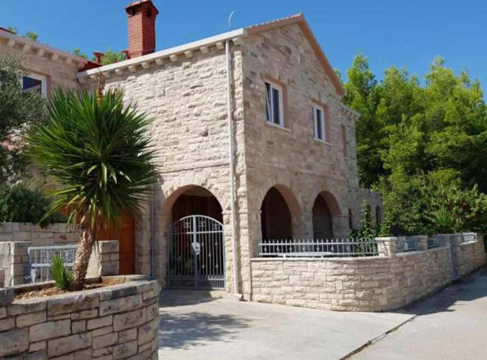 Villa Kety — 4-Star Luxury Hotel in Blato, Croatia