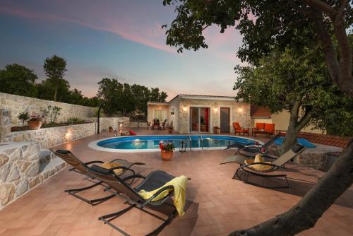 Villa Marina Kruševo Zadar — 4-Star Luxury Hotel in Krusevo, Croatia