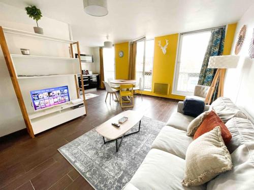 Le St Laurent Bord de Saone in Chalon-Sur-Saone, France