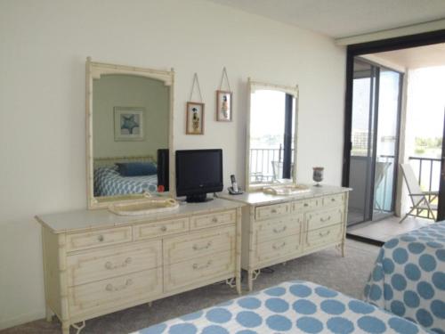 Palma Endless Summer on Isla del Sol in St. Petersburg, United States