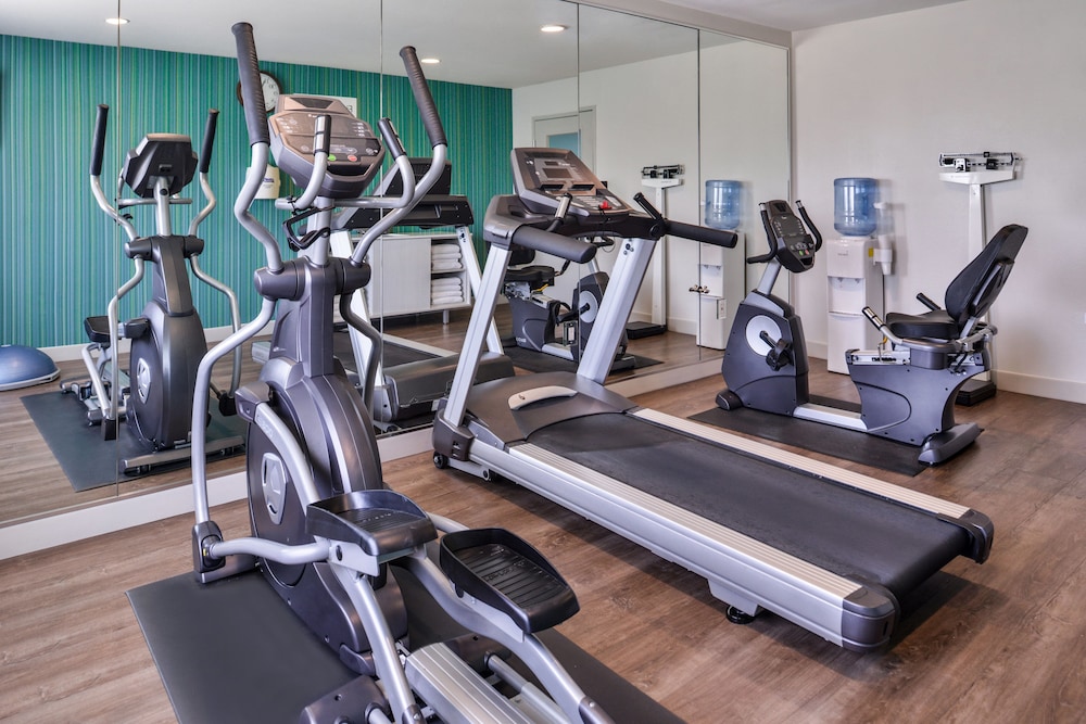 Holiday Inn Express Hotel & Suites Elgin by IHG - photo 28
