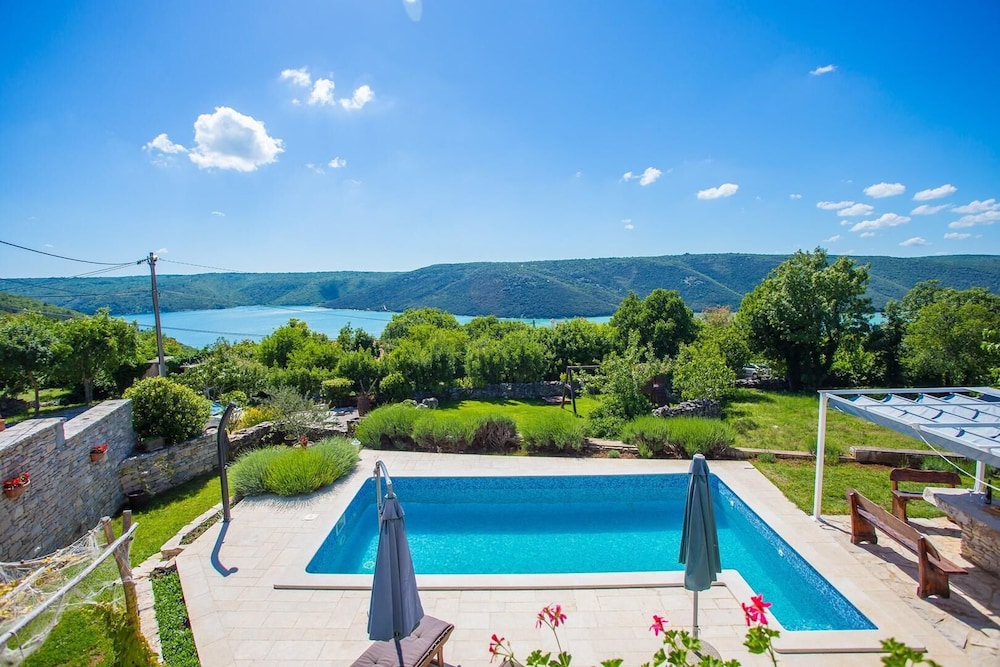 Villa Targeto with Sea View — 4-Star Luxury Hotel in Rasa, Croatia