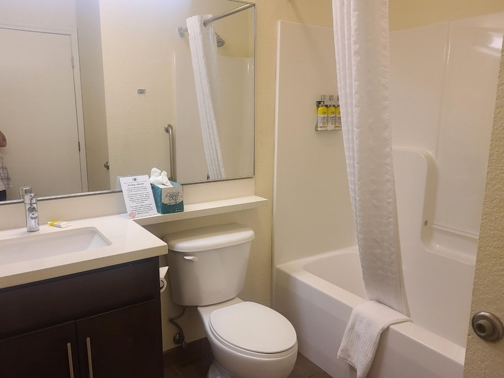 Candlewood Suites Bismarck by IHG - photo 15