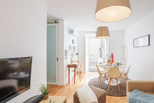 Lisbon Sunny Terrace Lapa Santos — 4-Star Luxury Hotel in Lisbon, Portugal