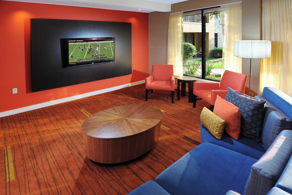 Courtyard by Marriott Houston Hobby Airport - photo 3