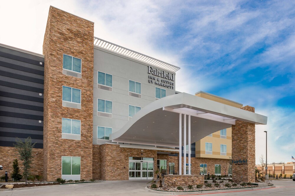 Fairfield Inn & Suites by Marriott Fort Worth Southwest at Cityview - photo 2