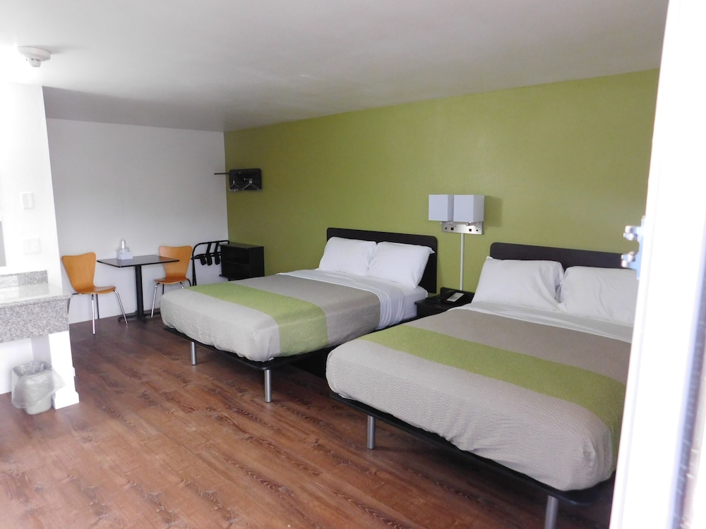 Motel 6 Burlington WA - photo 8