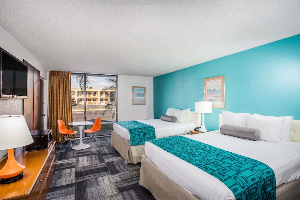 Howard Johnson by Wyndham Winter Haven FL - photo 11