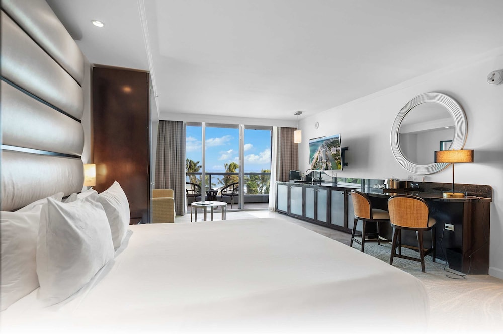 Fontainebleau Miami Beach Private Luxury Suites - photo 50