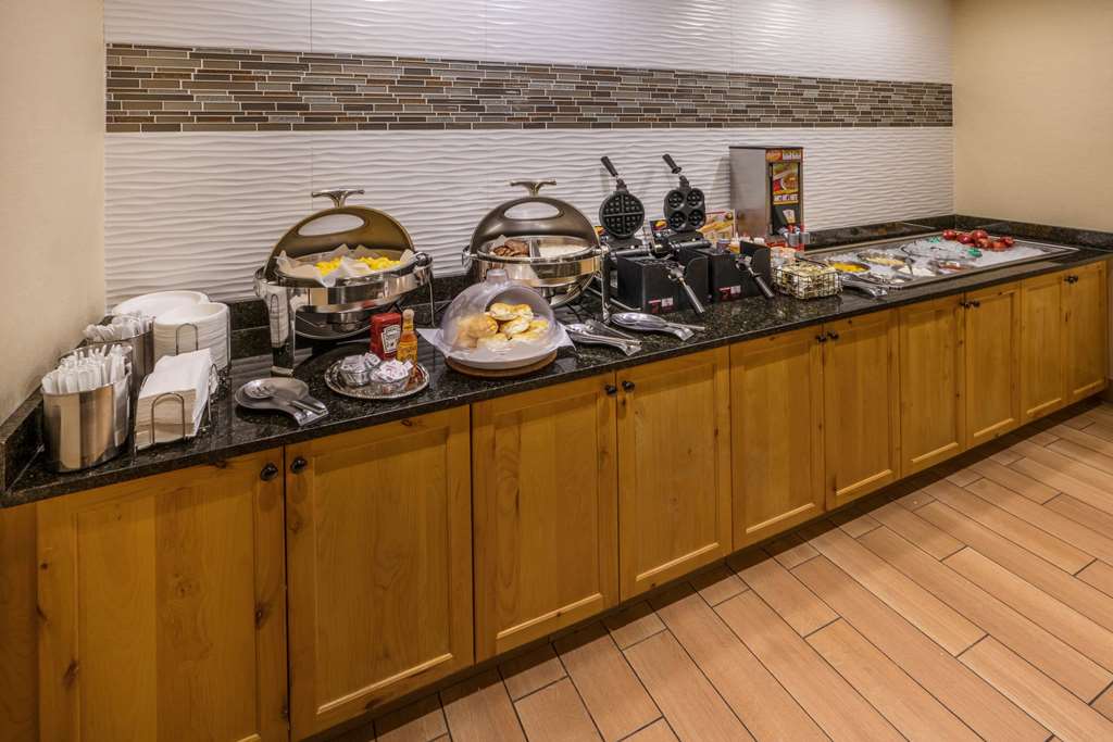 La Quinta Inn & Suites by Wyndham Idaho Falls Ammon - photo 79