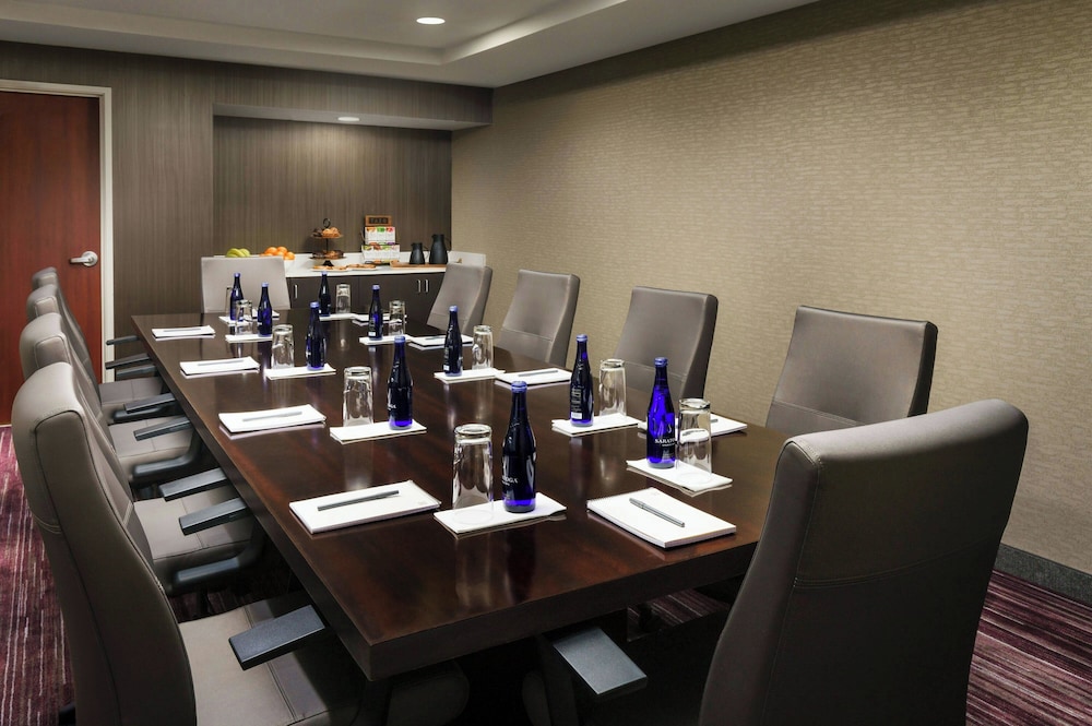 Courtyard by Marriott Chicago Bloomingdale - photo 23
