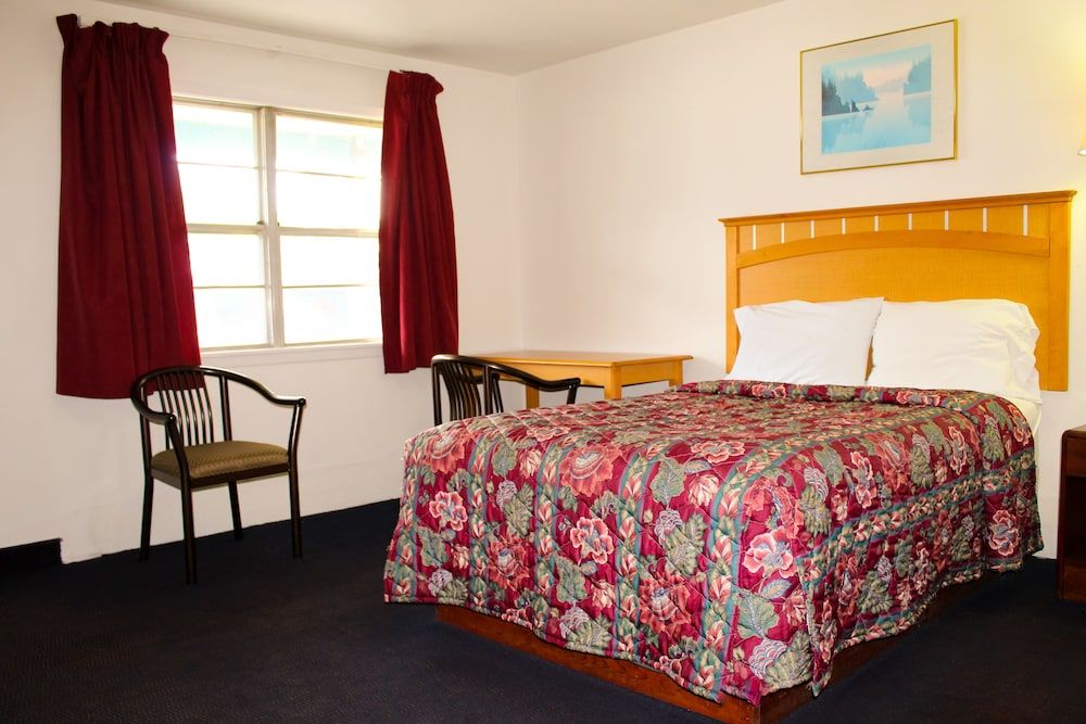 The Dunkirk Motel - photo 7