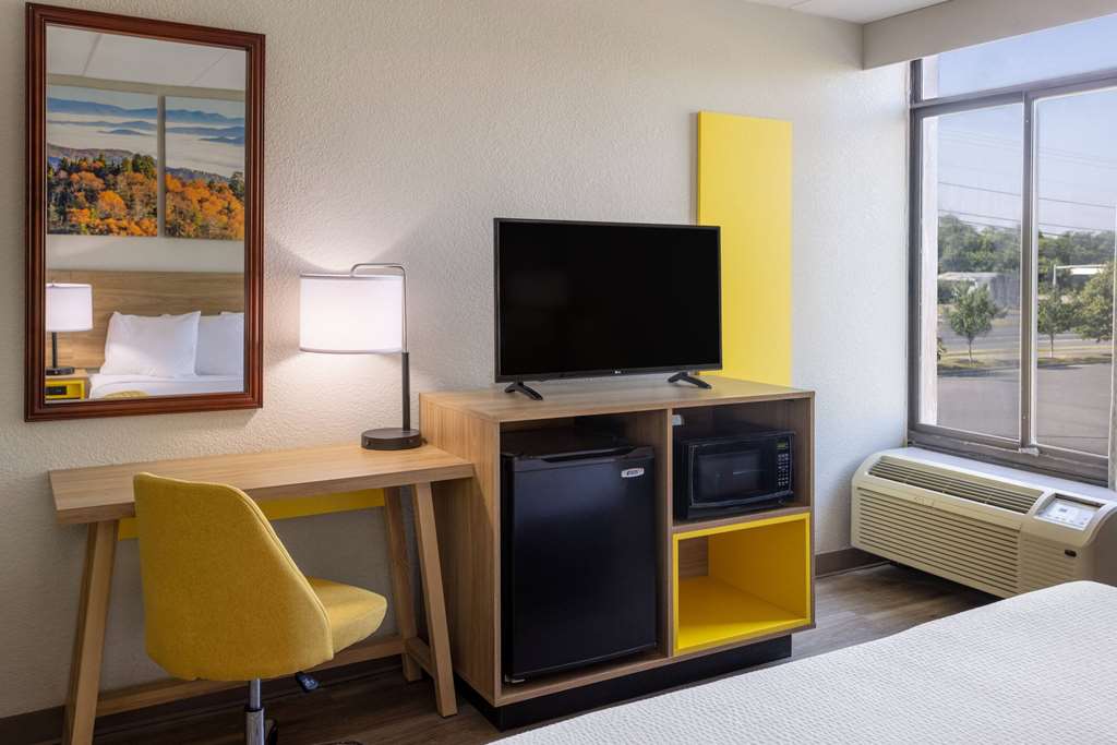 Days Inn by Wyndham Winchester - photo 15