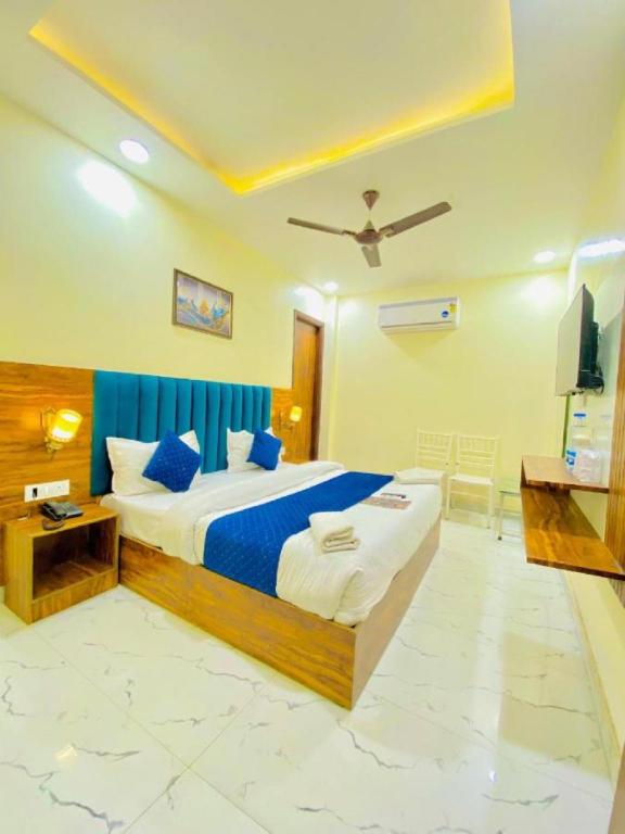Goroomgo Holiday First Amritsar - last minute hotel in Amritsar