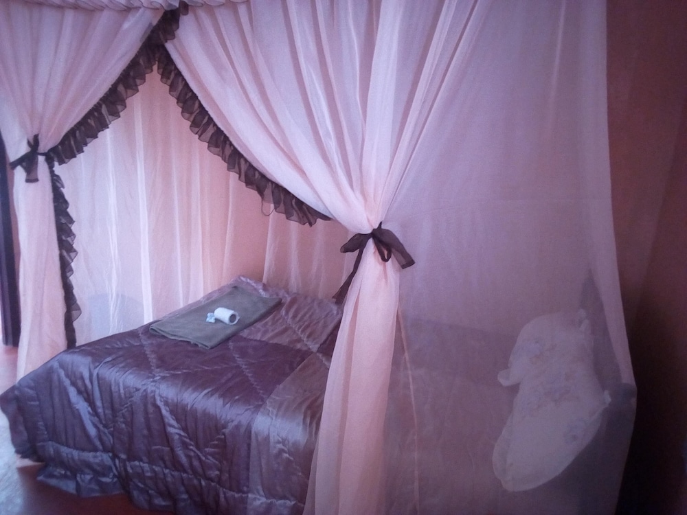 Kyeni Hotel — Unknown City — photo 2
