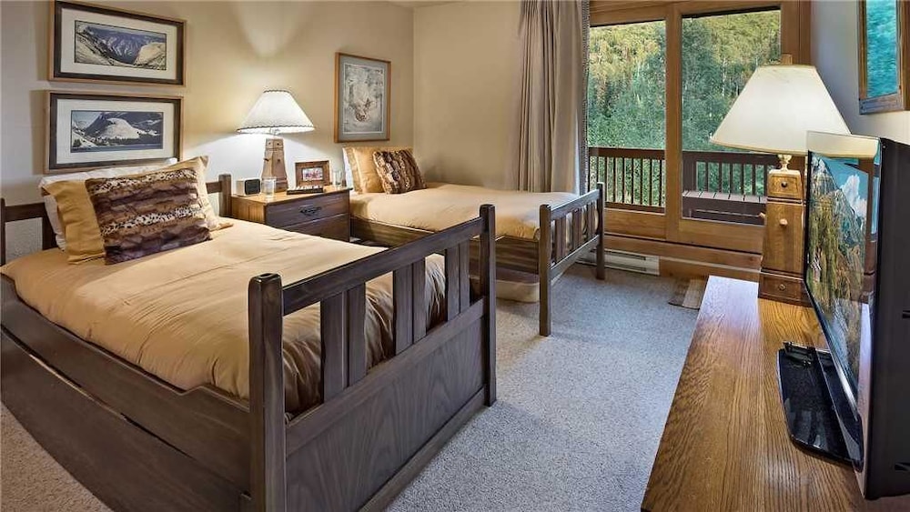 Right O Way 4 Bedroom Holiday home By Moving Mountains — 4-Star Luxury Hotel in Steamboat Springs, United States