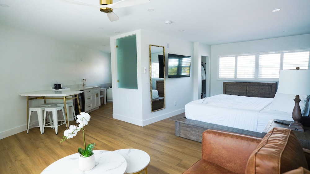 Ivory Sands Beach Suites - photo 24