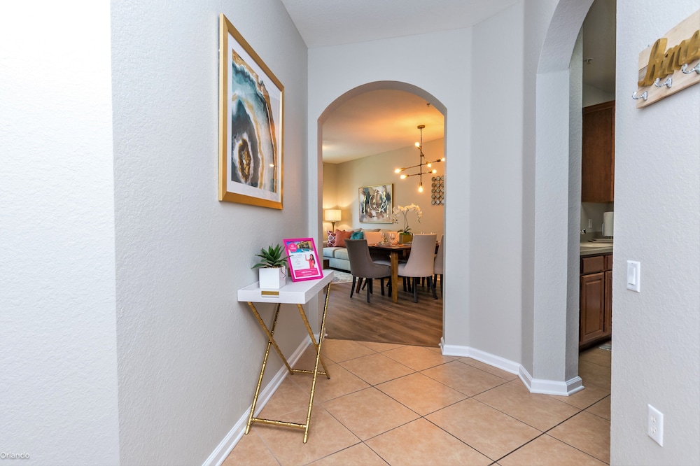 Gorgeous Vista Cay Condo Next to Resort Clubhouse in Orlando, United States