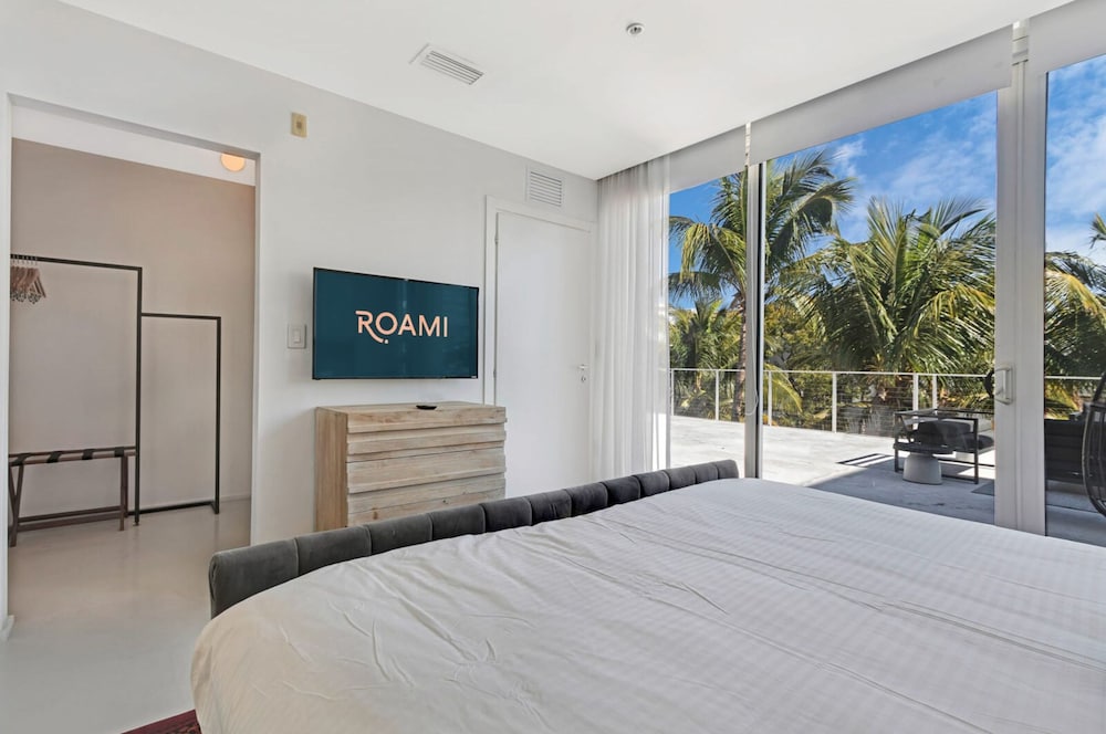 Roami at 250 Collins - photo 5