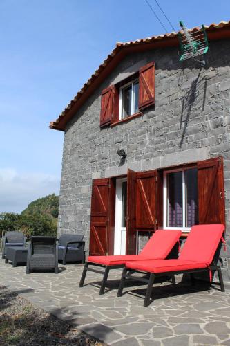 Lameiros Cottage — 4-Star Luxury Hotel in Sao Vicente, Portugal