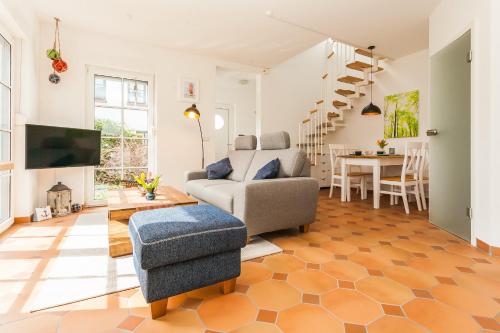Lindenstraße 41 Wohnung Gele Ginster — 4-Star Luxury Hotel in Zingst, Germany