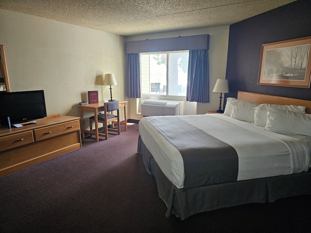 Fossil Creek Hotel And Suites - photo 10