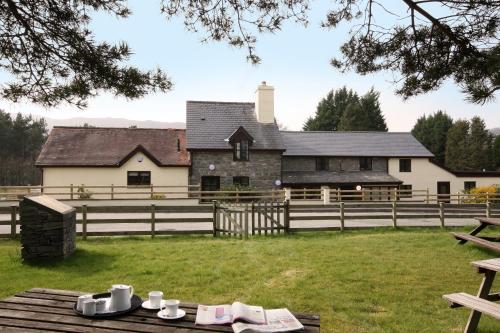 Vulcan Lodge Cottages — 4-Star Luxury Hotel in Rhayader, United Kingdom