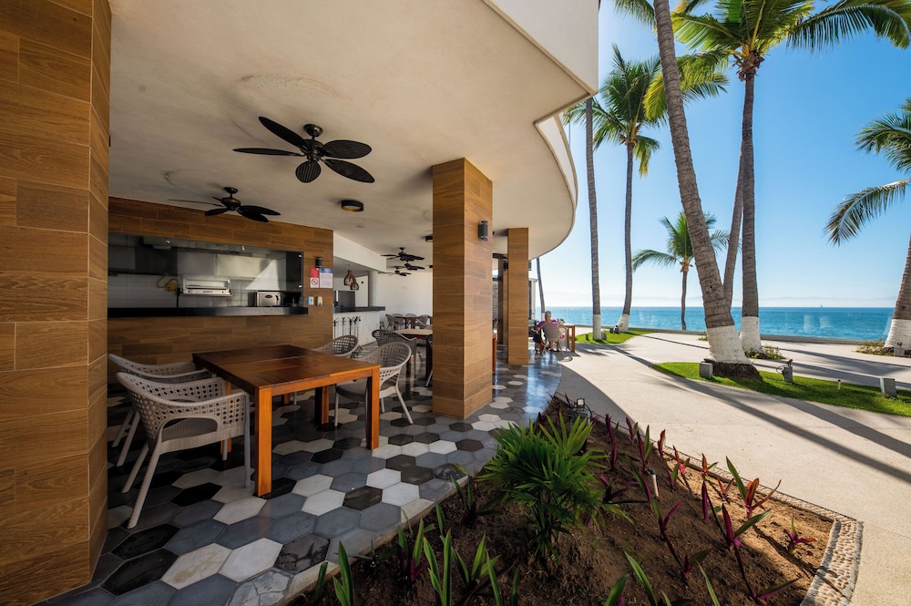 Vista Vallarta All Suites on the Beach
