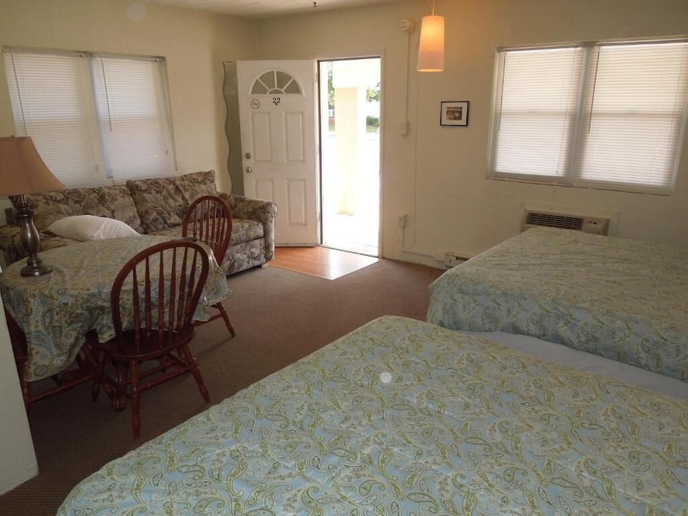 The Sifting Sands Motel - photo 13
