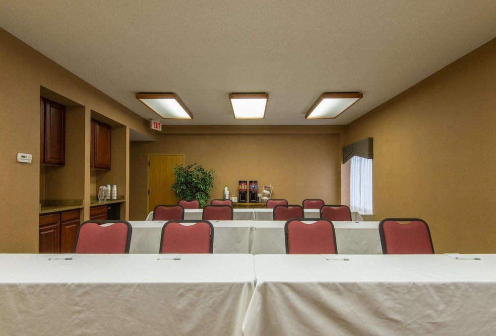 Hampton Inn White River Junction - photo 25