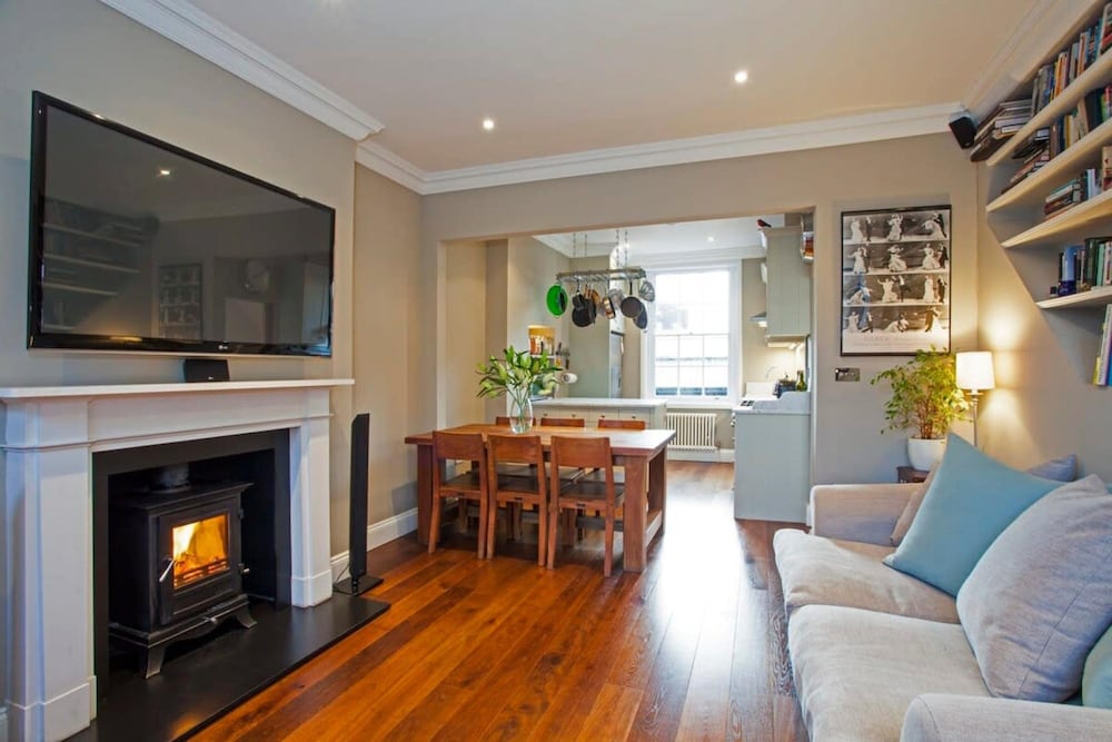Marylebone Luxury 2 Bed Duplex with Terrace — 4-Star Luxury Hotel in London, United Kingdom