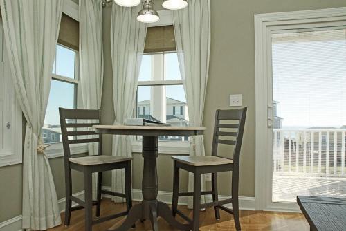 Porpoise Driven Life by Oak Island Accommodations - photo 37