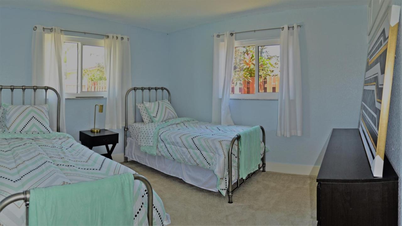 Private Heated Pool Resort Style Home Minutes From the Beach - photo 39