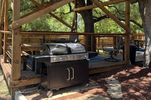 Hill Country Treehouse — 4-Star Luxury Hotel in Canyon Lake, United States