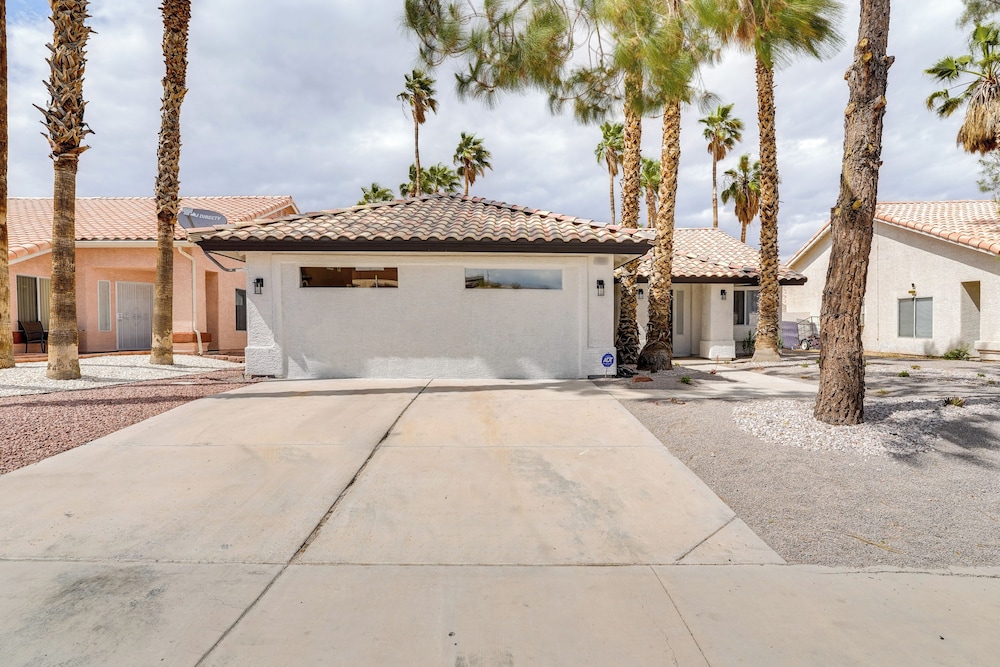 Sleek North Las Vegas Vacation Rental W Game Room 18532564 — North Las Vegas