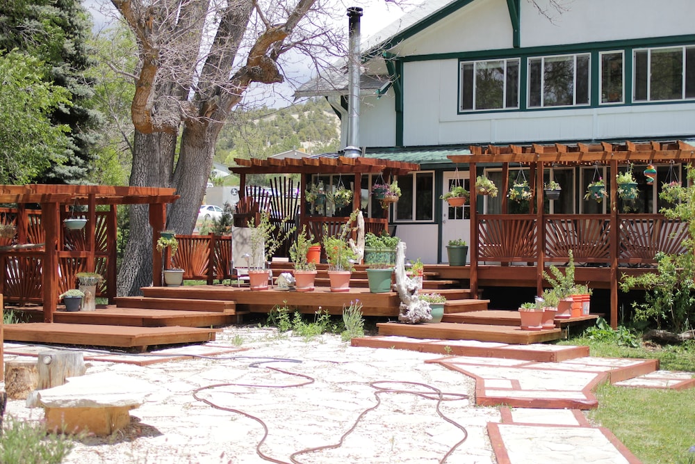 Historic Smith Hotel B&B - photo 42