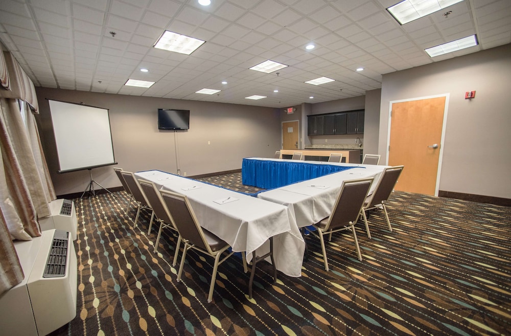 Hampton Inn Louisville North Clarksville - photo 48