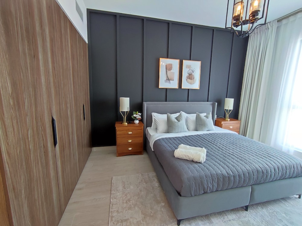 SuperHost Luxury Apt Amidst Lush Greens in Madinat Jumeirah — 5-Star Luxury Hotel in Dubai, United Arab Emirates