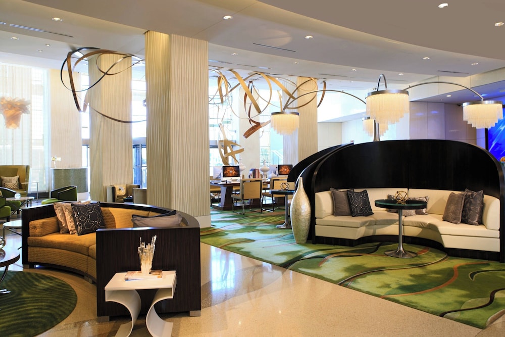 Renaissance Arlington Capital View Hotel - photo 3