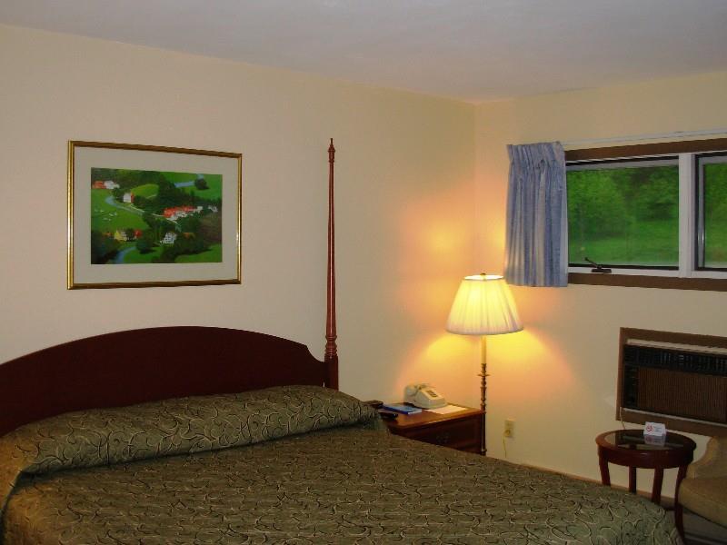 Red Carpet Inn On the Lake - photo 16