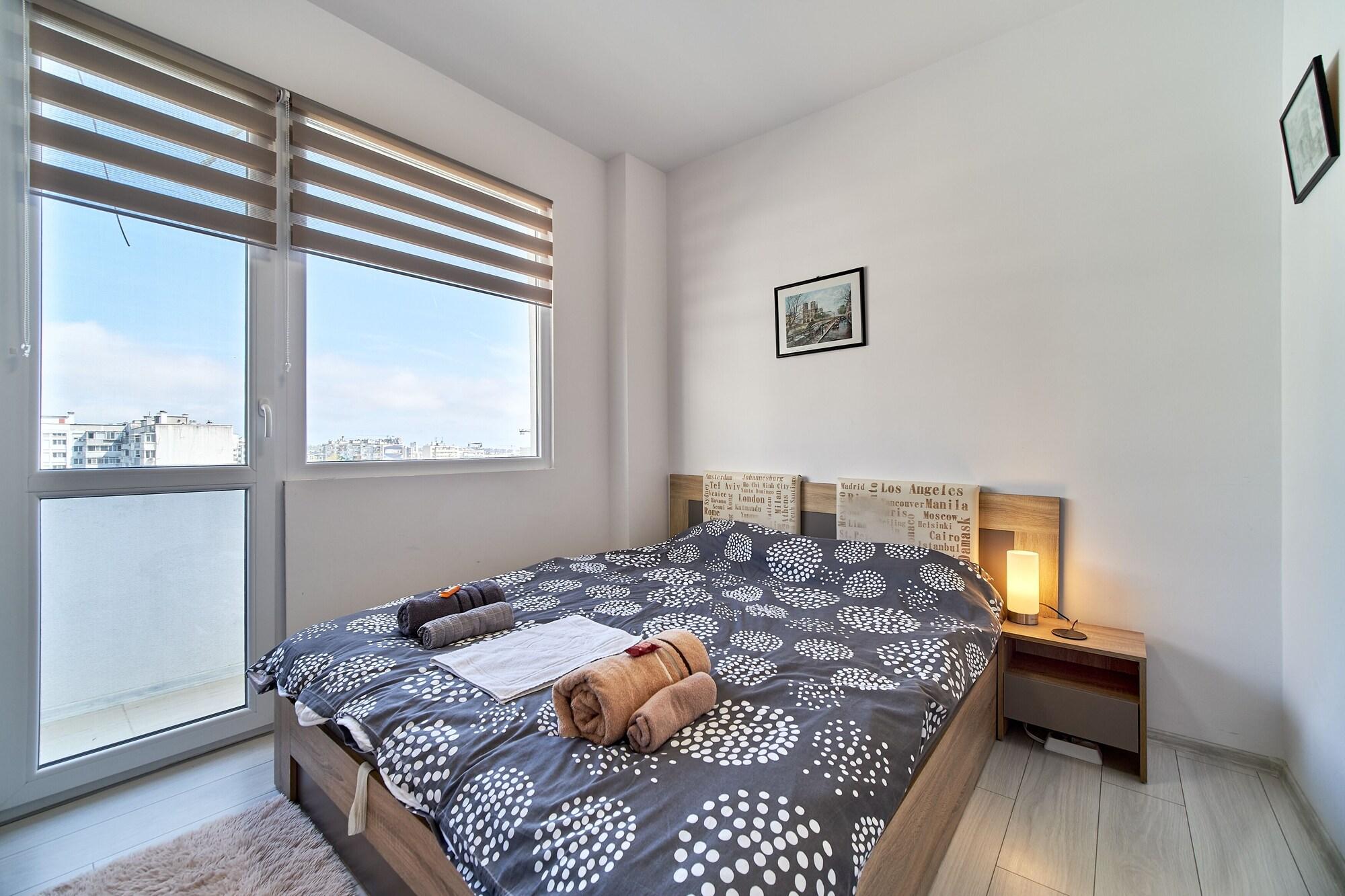 Cozy Apartment with Balcony on the Black Sea part of the family 'Vicki Apart — 4-Star Luxury Hotel in Varna, Bulgaria