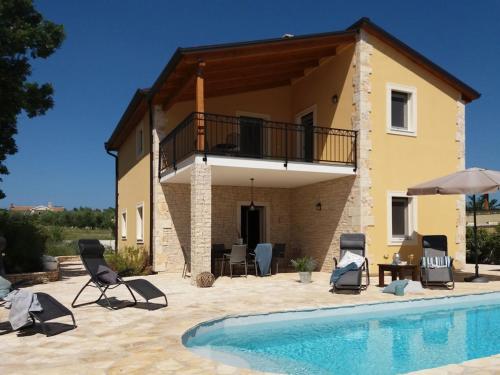 Villa Jomi Comfortable holiday residence — 4-Star Luxury Hotel in Tar, Croatia