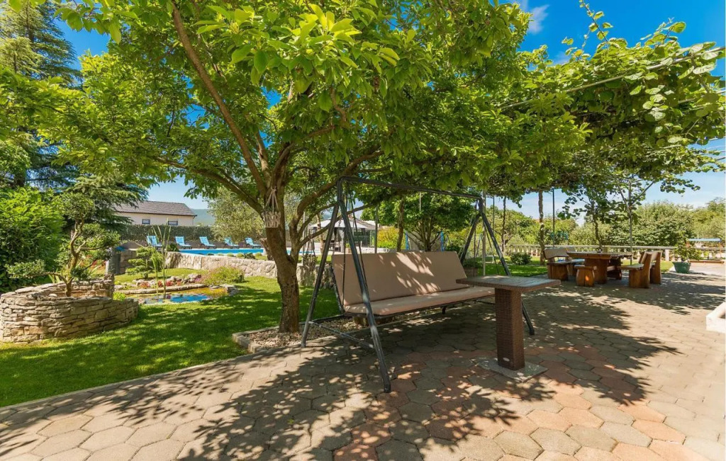 Five Bedroom Holiday Home In Vinjani Donji — 4-Star Luxury Hotel in Donji Vinjani, Croatia