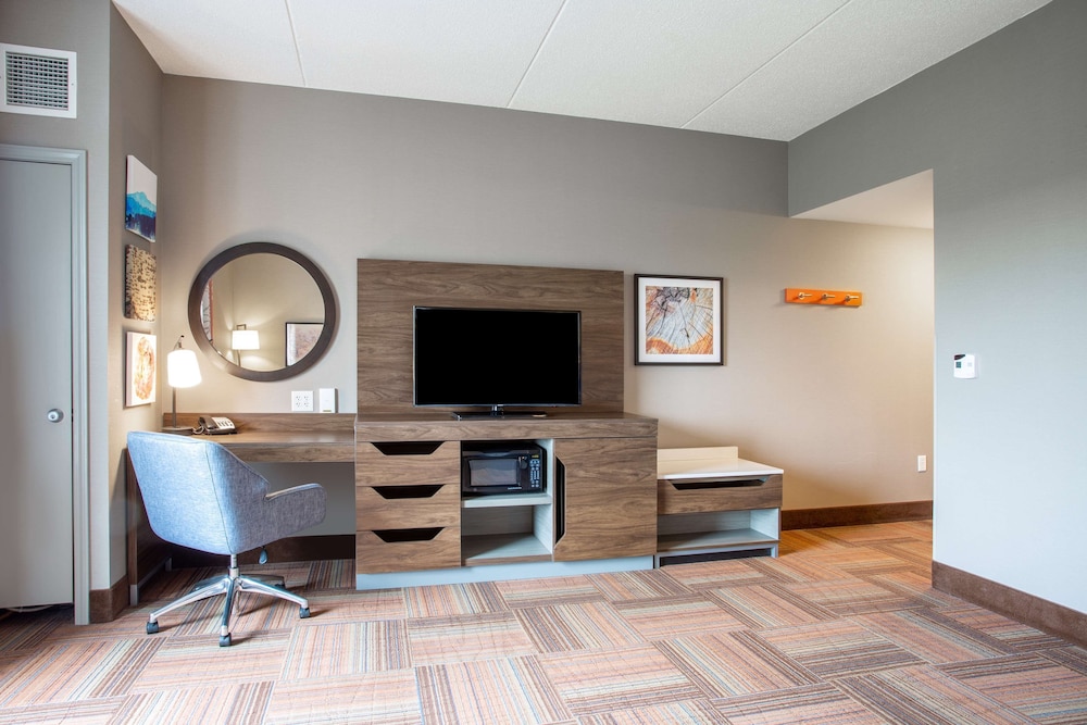 Hampton Inn Watertown - photo 14
