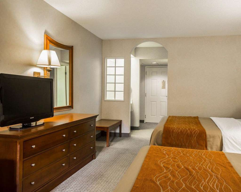 Rodeway Inn & Suites Cherokee On the River - photo 6